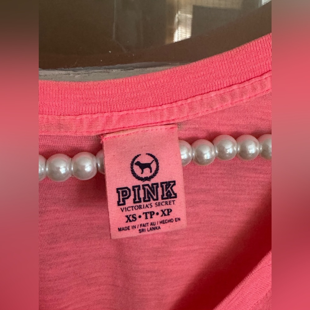 PINK V Neck - Picture 5 of 7